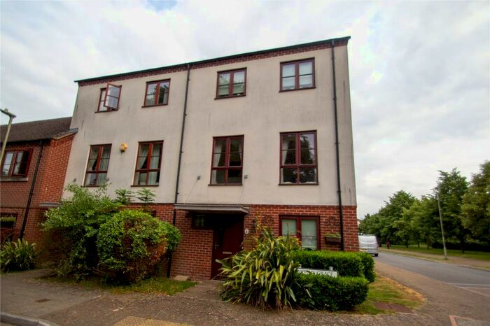 3 Bedroom Terraced House To Rent In Moths Grace, Basingstoke, Hampshire, RG24