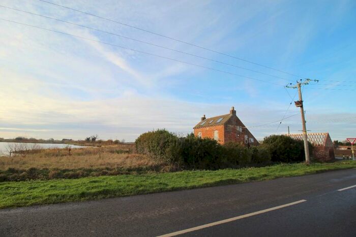 3 Bedroom Detached House For Sale In The Fen, Baston, PE6