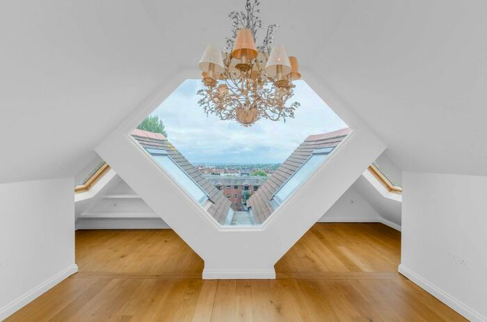 2 Bedroom Flat To Rent In Bracknell Gardens, Hampstead, London, NW3