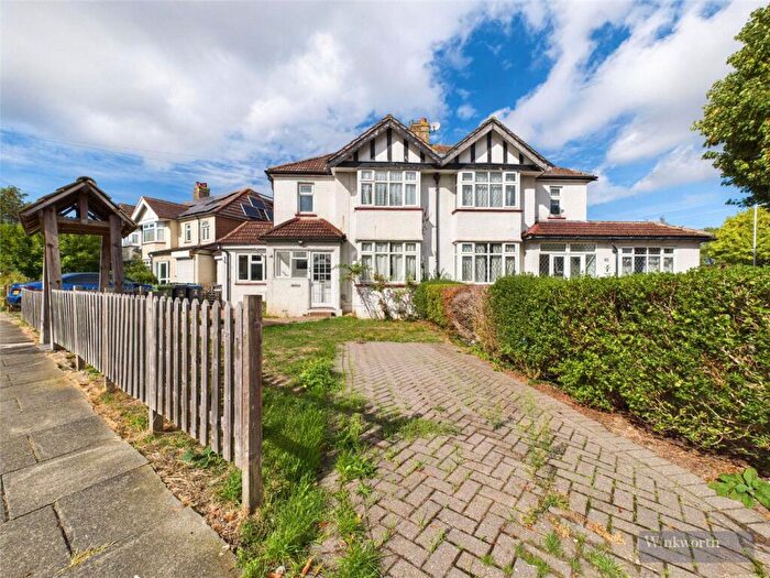 4 Bedroom Semi-Detached House To Rent In Hamilton Avenue, Surbiton, KT6