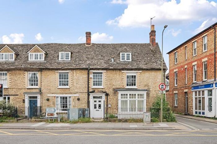 1 Bedroom Apartment For Sale In High Street, Witney, OX28