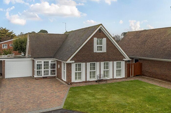 4 Bedroom Detached Bungalow For Sale In Hornbeam Close, Aldwick, PO21