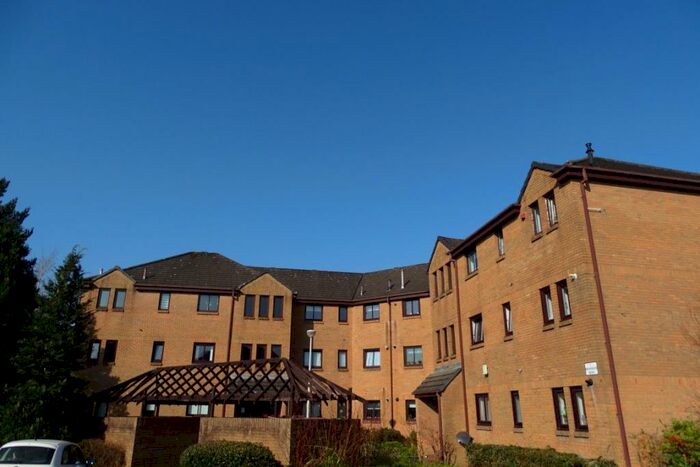 3 Bedroom Flat To Rent In Bed Unfurnished At Brownside Mews, G72