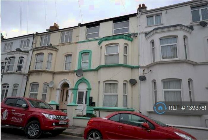 2 Bedroom Flat To Rent In Pallister Road, Clacton On-Sea, CO15