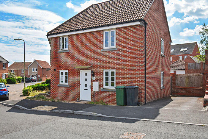 2 Bedroom Flat For Sale In Carter Drive, Marnel Park, RG24