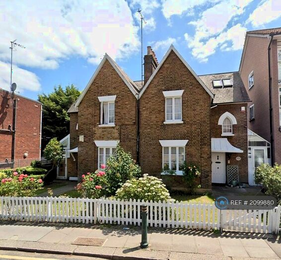 3 Bedroom Semi-Detached House To Rent In Highfield Road, London, NW11