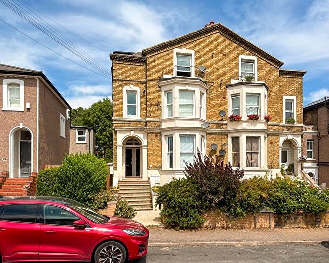 1 Bedroom Flat For Sale In Blythe Hill, Catford, SE6