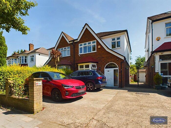 3 Bedroom Property To Rent In Elder Road, Norwood, London, SE27