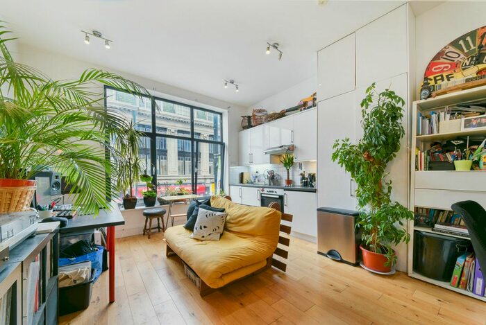 1 Bedroom Flat To Rent In Beehive Place, London, SW9