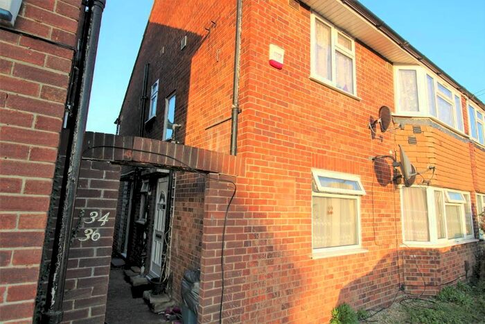 2 Bedroom Flat To Rent In West End Lane, Harlington UB3