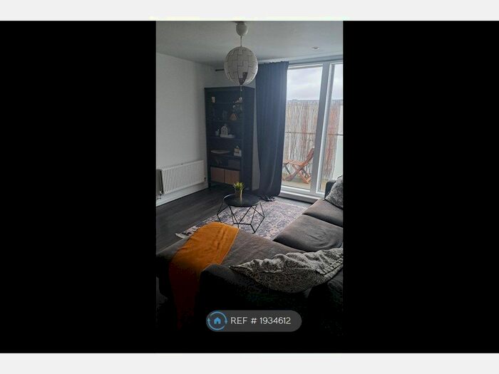 2 Bedroom Flat To Rent In Sperry House, Brentford, TW8