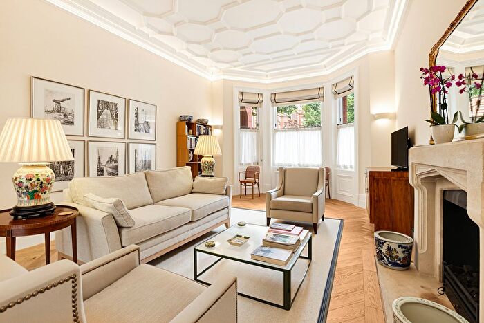 2 Bedroom Flat To Rent In Sloane Gardens, Chelsea, London, SW1W
