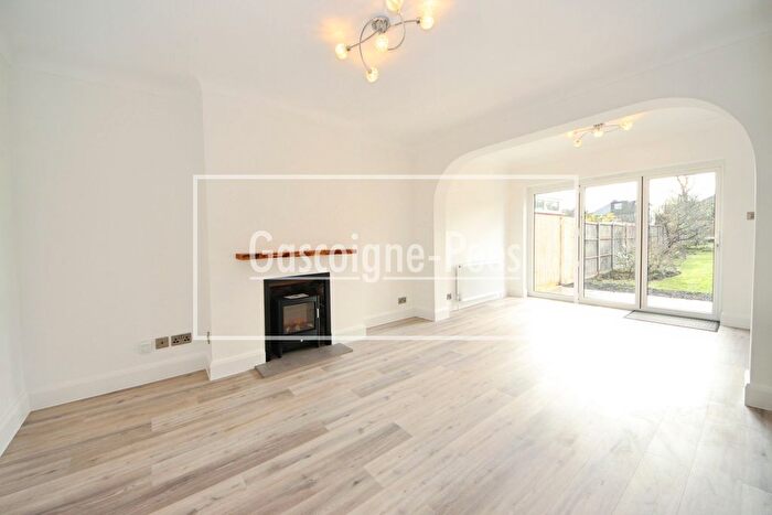 4 Bedroom Property To Rent In Manor Close, Worcester Park, KT4