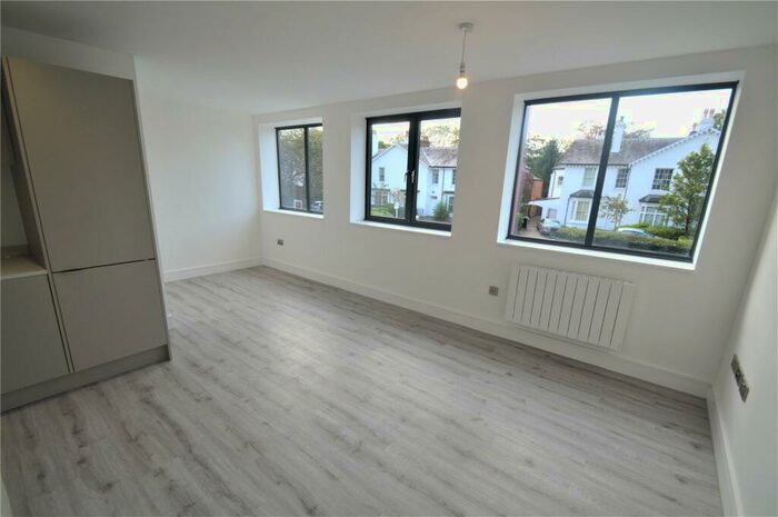 1 Bedroom Flat To Rent In Hagley Road, Birmingham, West Midlands, B16