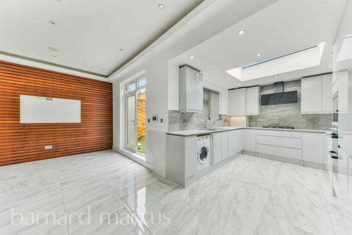 4 Bedroom Property To Rent In Abdale Road, London, W12