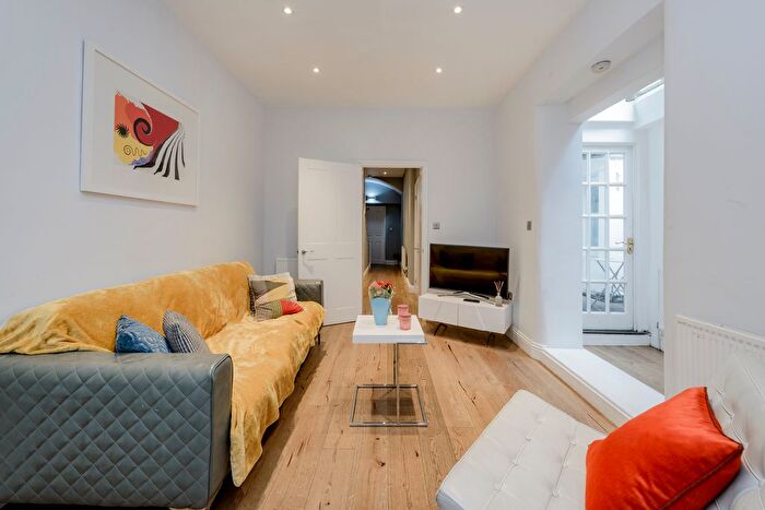 2 Bedroom Flat For Sale In Cromwell Place, South Kensington, SW7