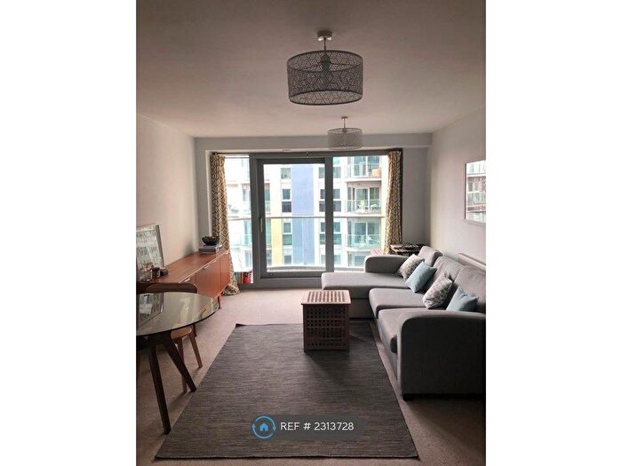1 Bedroom Flat To Rent In Bridges Court Road, London, SW11