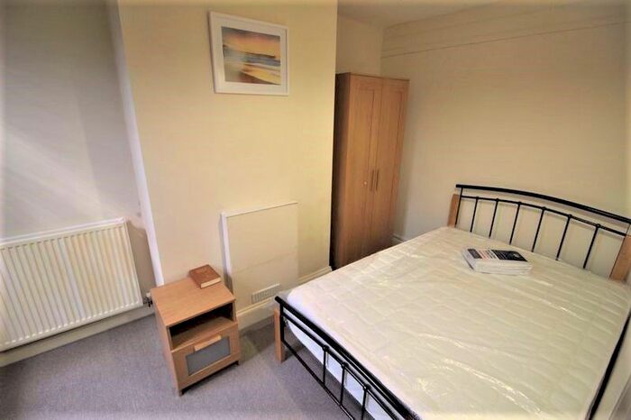 5 Bedroom Property To Rent In Jennings Street, Swindon, SN2