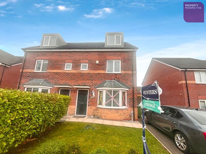 3 Bedroom Terraced House For Sale In Rowan Tree Road, Oldham, OL8