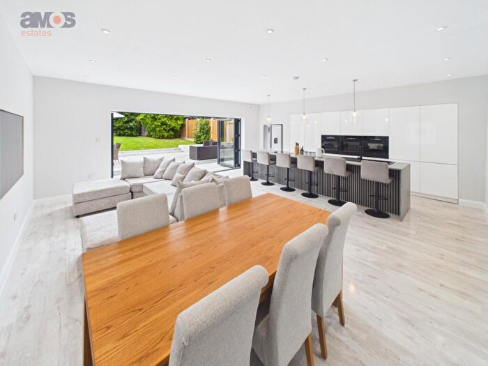 4 Bedroom Detached House For Sale In Main Road, Hawkwell, Hockley, SS5