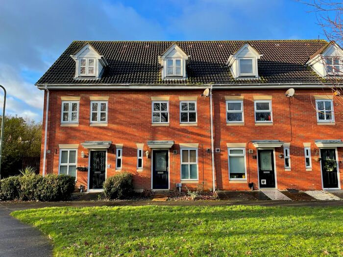 3 Bedroom Town House To Rent In Oleander Drive, Totton, Southampton, SO40