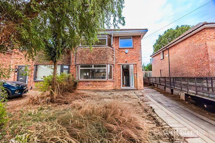 3 Bedroom Semi-Detached House For Sale In Charles Avenue, Norwich, NR7