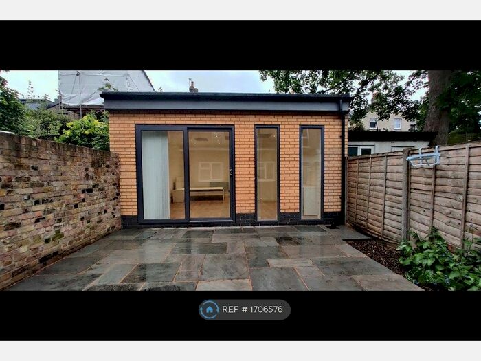 Studio To Rent In Lea Bridge Road, London, E5