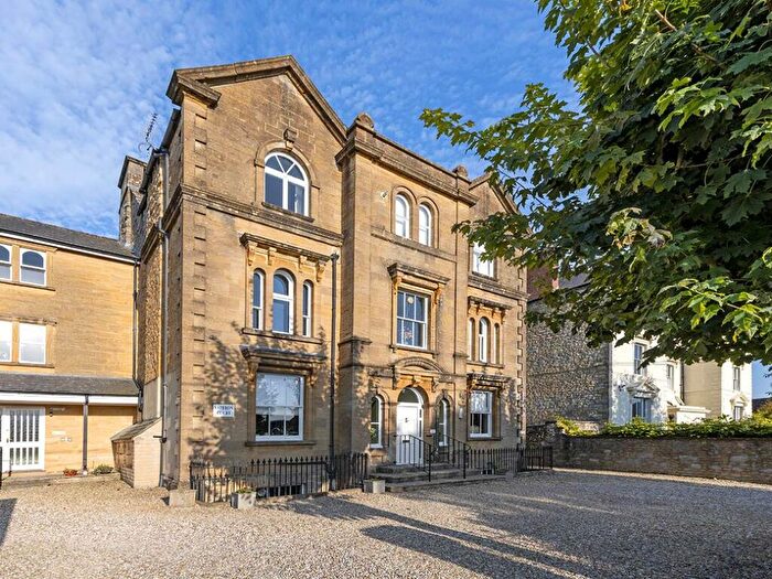 1 Bedroom Flat For Sale In Saffron Court, The Avenue, Sherborne, Dorset, DT9