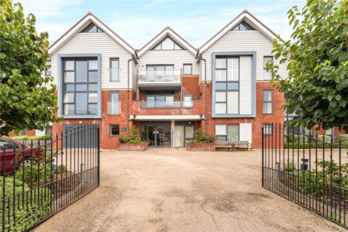 2 Bedroom Apartment For Sale In Duttons Road, Romsey, Hampshire, SO51
