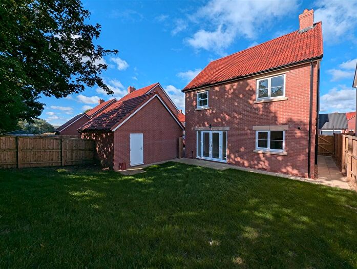 4 Bedroom Detached House For Sale In Grange Way, Gristhorpe, YO14