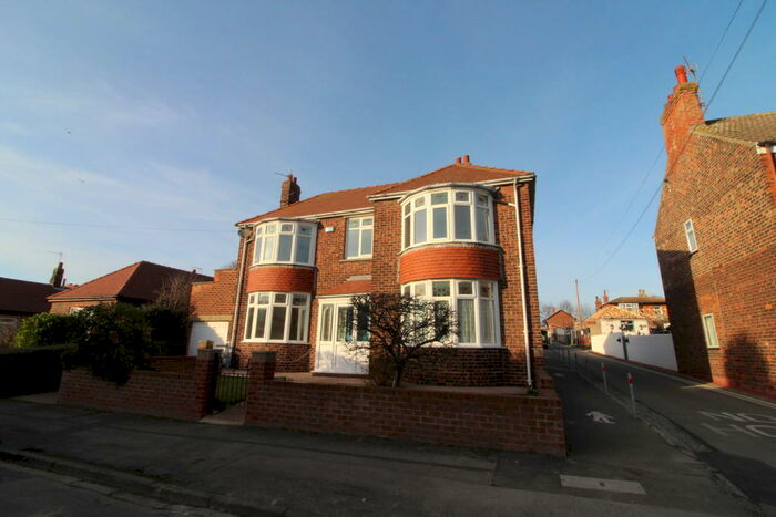 4 Bedroom Detached House To Rent In Park Avenue, Withernsea, HU19