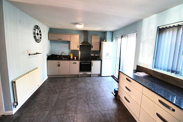 3 Bedroom Semi Detached House To Rent In Heston Avenue, Hounslow, TW5