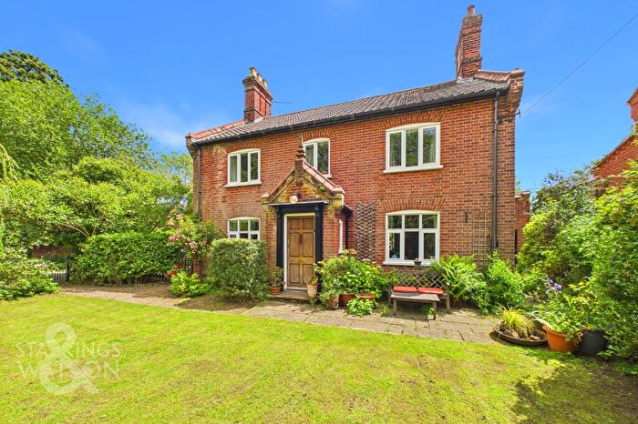 4 Bedroom Detached House For Sale In School Lane, Little Melton, Norwich, NR9
