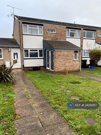 2 Bedroom Maisonette To Rent In Rickman Close, Woodley, Reading, RG5