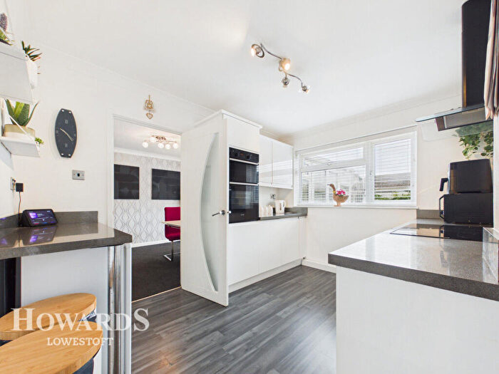 5 Bedroom Detached House For Sale In Lawrence Drive, Lowestoft, NR32