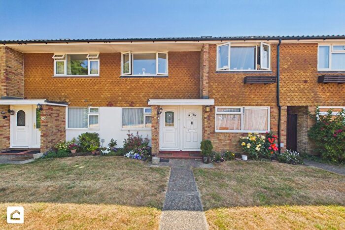 2 Bedroom Maisonette For Sale In Ladycroft Way, Farnborough Village, BR6