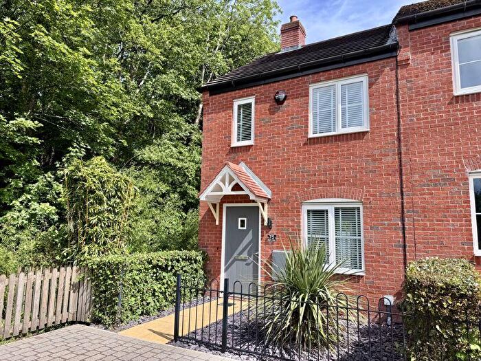 2 Bedroom Mews To Rent In Bath Vale, Congleton, CW12
