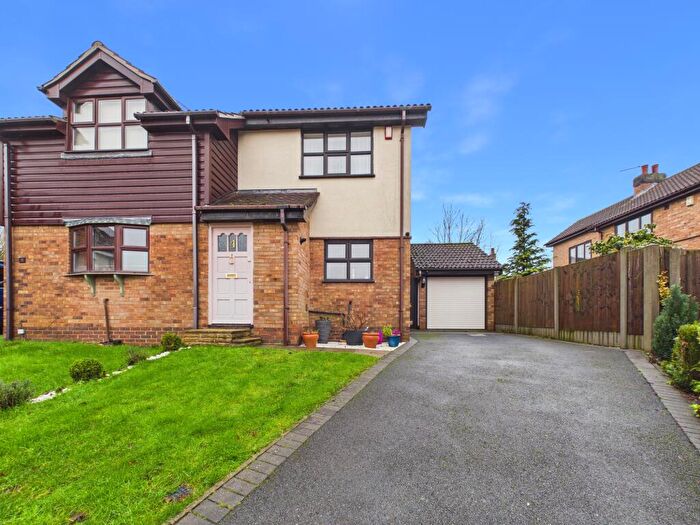 2 Bedroom Semi Detached House For Sale In Paddock Croft, Oakwood, DE21