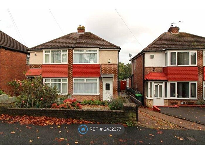 2 Bedroom End Of Terrace House To Rent In Lilac Avenue, Walsall, WS5