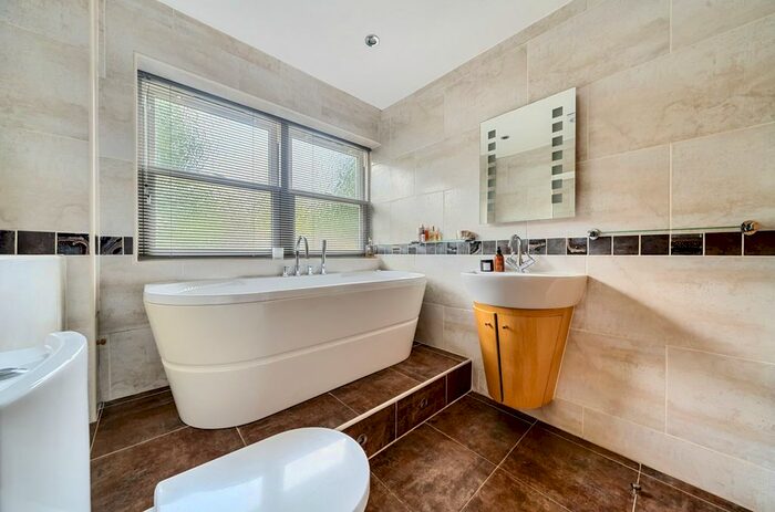 5 Bedroom Detached House For Sale In Molyneux Park Road, Tunbridge Wells, TN4