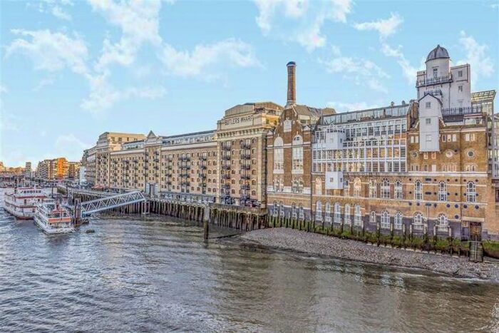 3 Bedroom Flat To Rent In Shad Thames, London, SE1