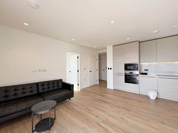 2 Bedroom Flat To Rent In Hemlock Street Canary Wharf, E14