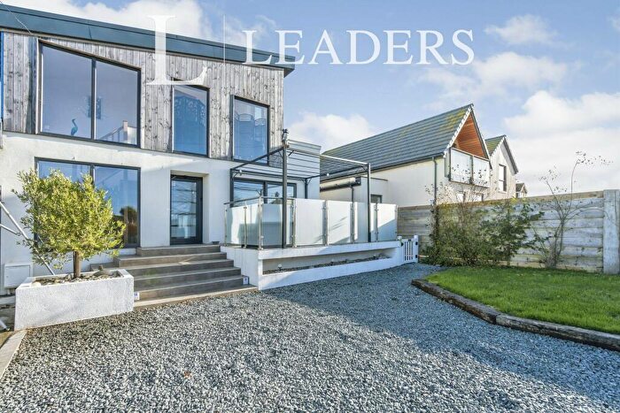 2 Bedroom Property To Rent In Alleyne Way, Elmer Sands, PO22