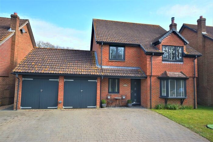4 Bedroom Detached House For Sale In New Road, Porchfield, PO30