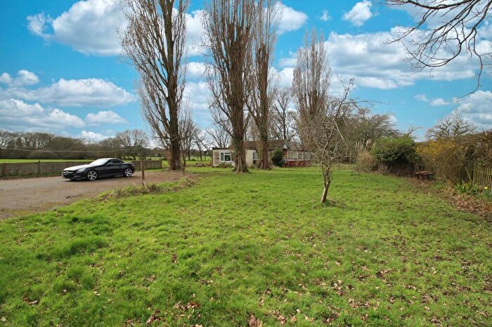 3 Bedroom Detached Bungalow For Sale In Burnetts Lane, West End, SO30