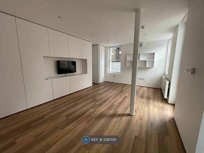 1 Bedroom Flat To Rent In Spencer Court House, London, SW18