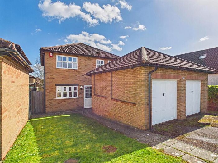 4 Bedroom Detached House For Sale In Common Road, Hanham, Bristol, BS15