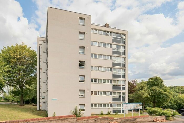 2 Bedroom Flat To Rent In Woodland Road, London, SE19