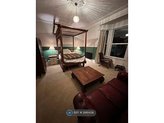 1 Bedroom Flat To Rent In Queens Park Road, Brighton, BN2