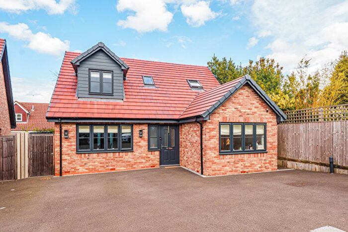 3 Bedroom Detached House For Sale In The Ridgeway, Flitwick, MK45